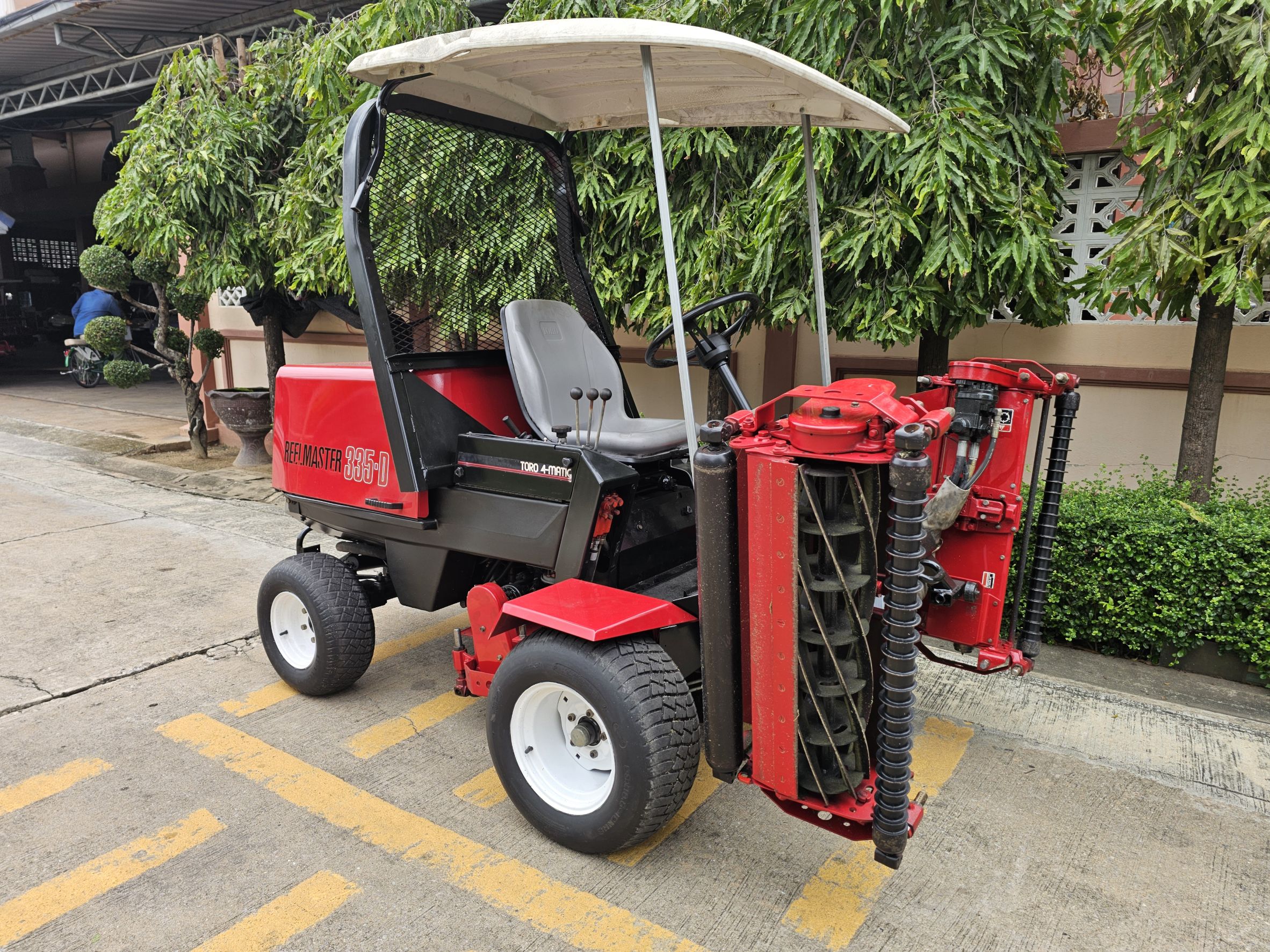 รถตัดหญ้านั่งขับ TORO REEL MASTER 335D